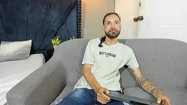 Alexx val online show from July 16, 7:43 pm