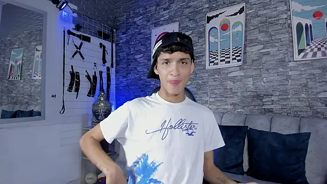 stevensantana1 online show from July 25, 2:52 am