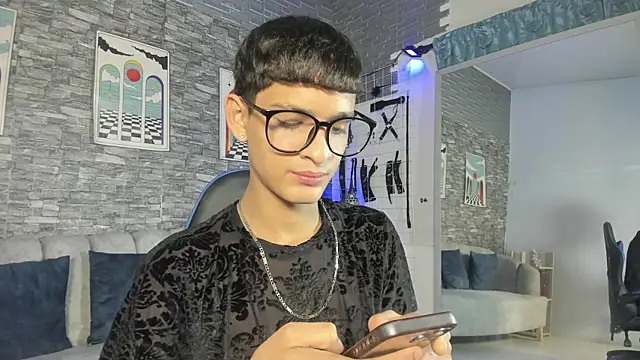 stevensantana1 online show from July 11, 2:46 am