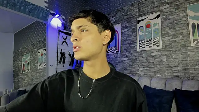 stevensantana1 online show from July 17, 2:19 am