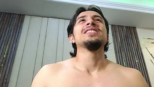 LatinShortt online show from July 21, 2:30 pm