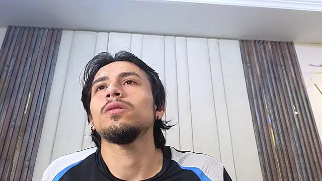LatinShortt online show from July 24, 11:45 pm