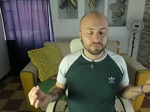 mike lovers  online show from July 23, 7:33 pm