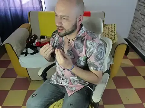 mike lovers  online show from July 24, 7:43 pm