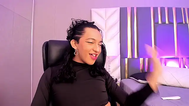 LexyWoods online show from July 22, 8:45 pm