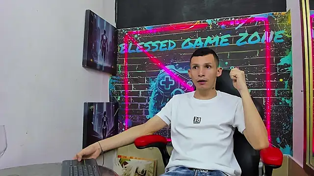Isaak Bless online show from July 16, 3:24 am