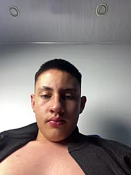 andreslavado online show from July 18, 5:03 am
