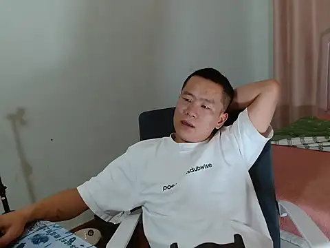guan0777 online show from July 19, 11:49 am