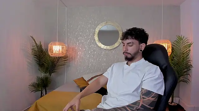 leviwolff online show from July 14, 3:44 am