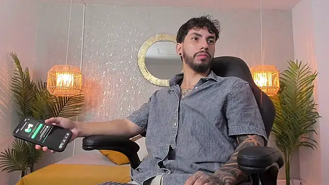 leviwolff online show from July 17, 3:46 am