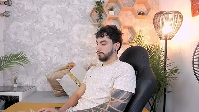 leviwolff online show from July 29, 4:11 am