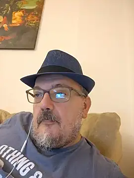 Theitalianpapi online show from July 17, 9:32 pm