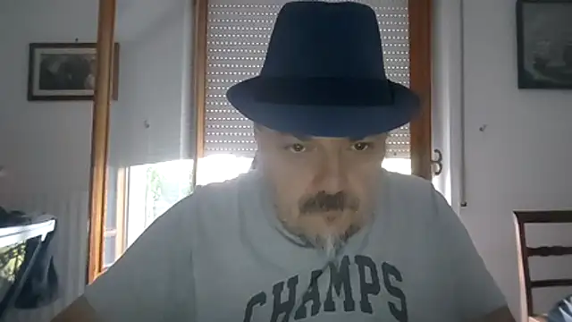 Theitalianpapi online show from July 24, 4:31 am