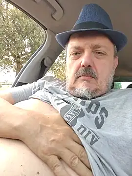 Theitalianpapi online show from July 20, 3:36 pm