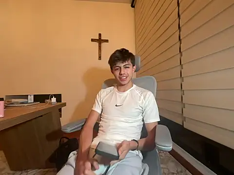 ItsJuanLuxxOficial online show from July 30, 1:27 am