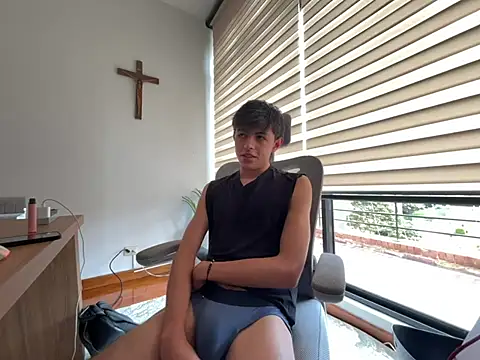 ItsJuanLuxxOficial online show from July 26, 6:16 pm