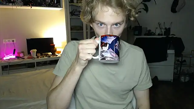 Daniel yamm online show from July 27, 10:28 pm
