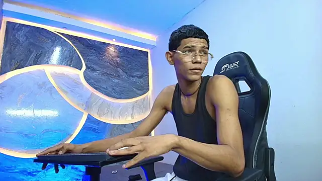 sex boy33  online show from July 23, 6:54 am