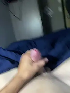 bigwhitecock2006 online show from July 15, 5:58 am