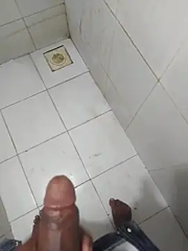 boy7inche online show from July 28, 4:39 pm