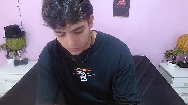 zayne lyon online show from July 29, 11:42 am