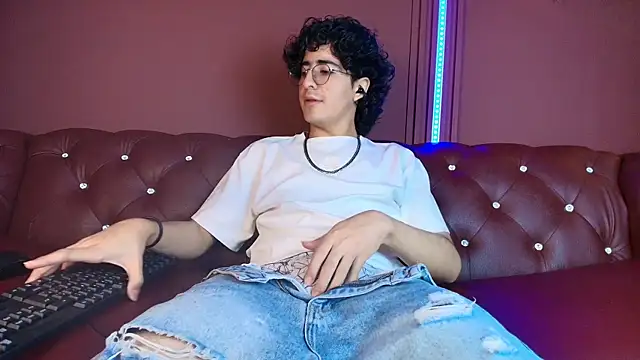 ElliotNoir online show from July 21, 7:27 pm