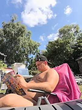 notausgang212 online show from July 25, 8:33 am
