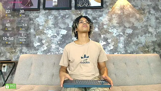 Victor Kidman online show from August 3, 4:22 am