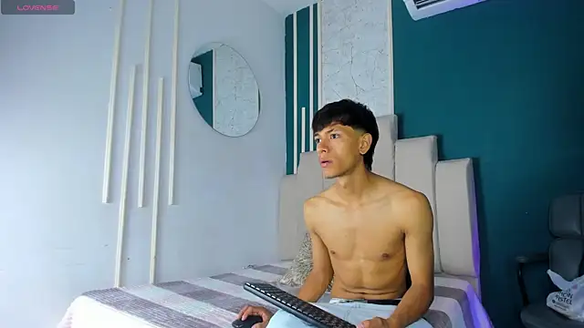 Im Kael  online show from July 30, 12:37 pm