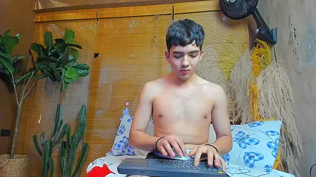 AxelStong online show from July 19, 1:39 pm