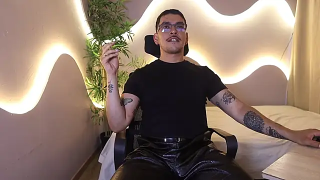 xdaniruiz online show from July 28, 12:34 pm