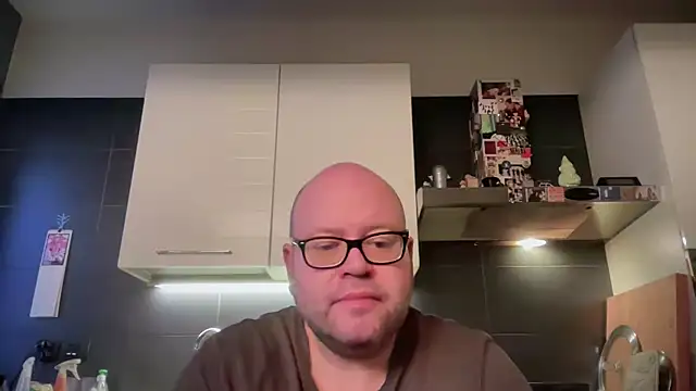 theitalianbear online show from May 1, 3:54 am