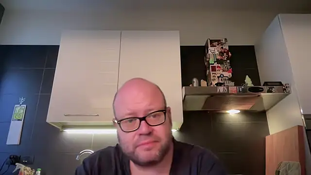 theitalianbear online show from May 8, 4:13 am
