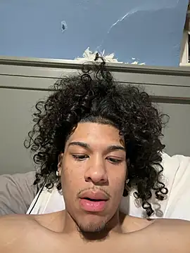hugelightskincock online show from July 25, 5:10 pm