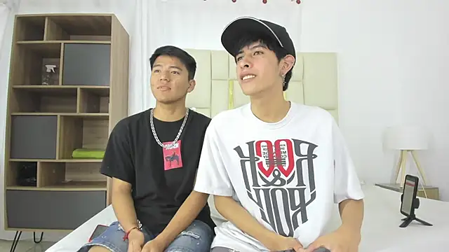 I S A K   online show from July 30, 11:42 am