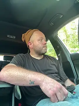 6crimson6 online show from June 9, 8:43 pm