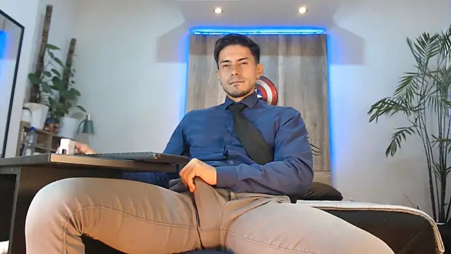 Andrew 4  online show from May 8, 3:07 am