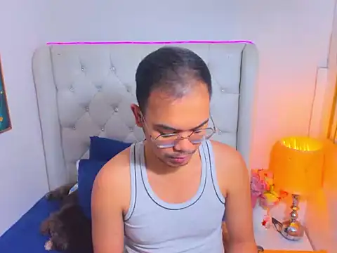 AsianZero online show from May 5, 5:24 pm