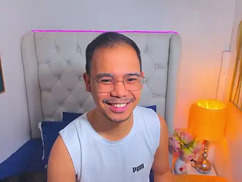 AsianZero online show from May 6, 5:46 pm