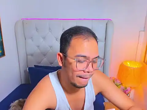 AsianZero online show from May 11, 4:26 pm