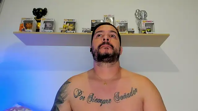camilo restrepo21 online show from May 18, 11:31 pm