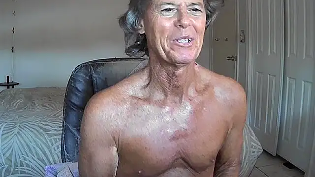 nakeedcowboi65 online show from June 18, 12:10 pm