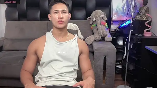 BenjaminCooperk online show from May 7, 6:46 am