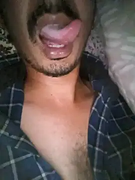dreamtoungelick69 online show from May 3, 6:54 pm