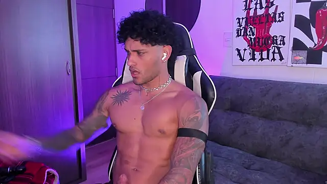 Alessandro Vanni online show from April 26, 2:58 pm