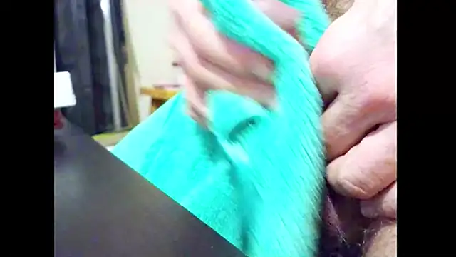 hairyuncut00 online show from May 14, 12:19 am