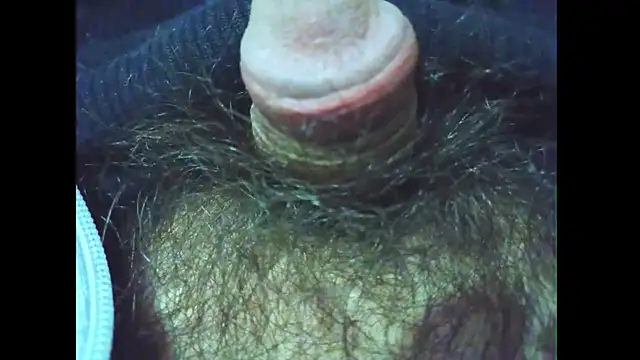 hairyuncut00 online show from June 11, 10:41 pm