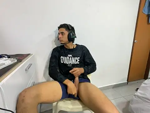 Max TheHorseDick online show from May 2, 11:29 pm