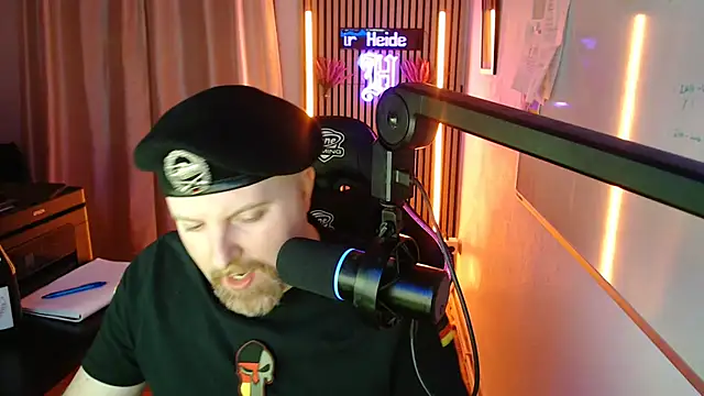 DerPornoPete online show from July 22, 11:19 pm
