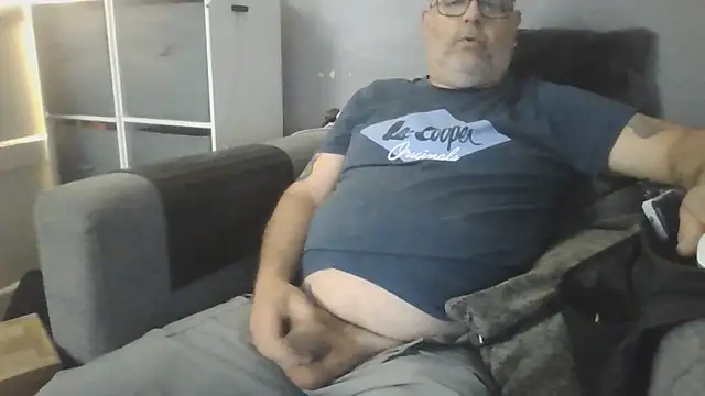 Naturistmale45 online show from August 6, 9:26 am